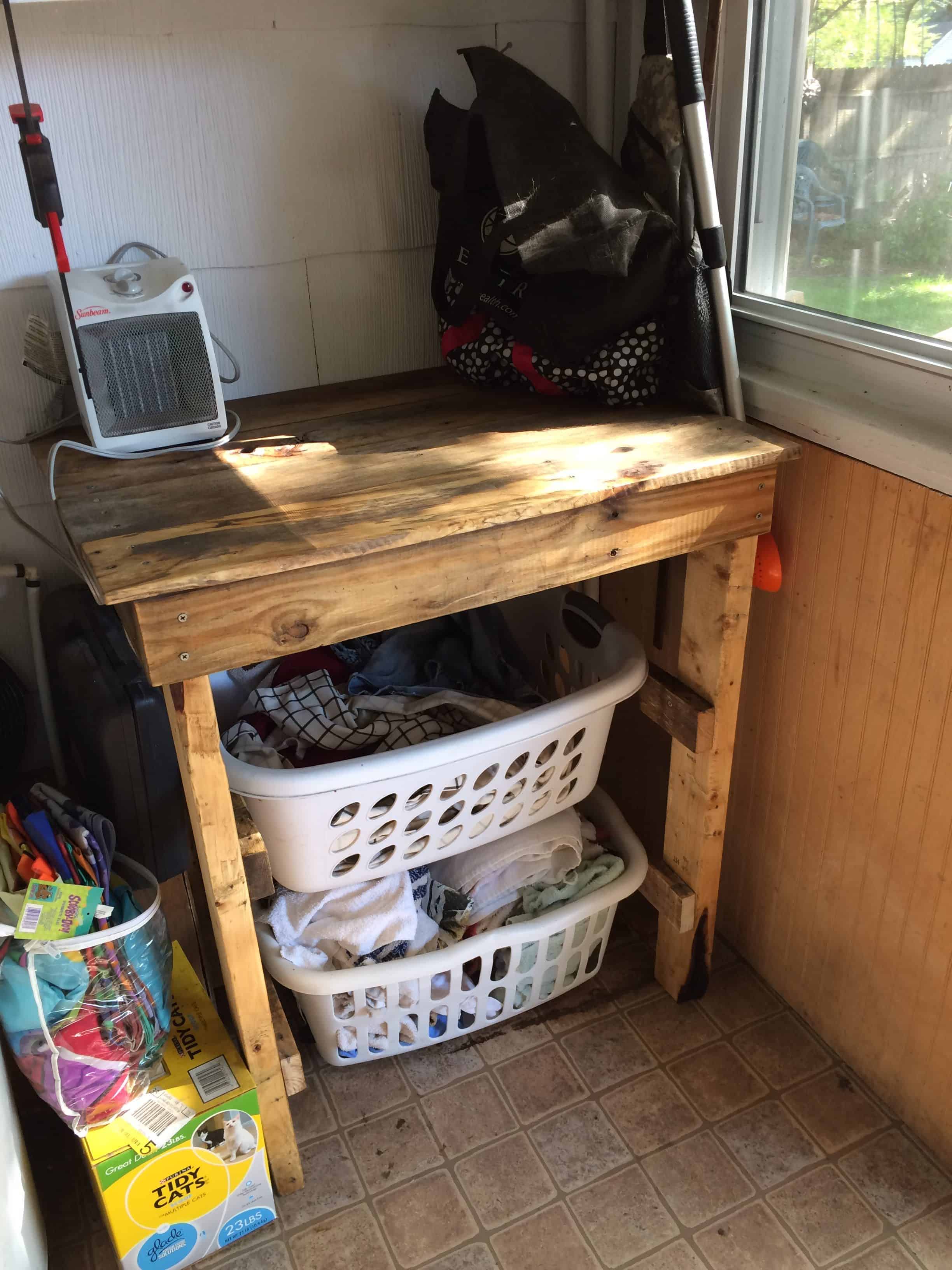 Handy Laundry Sorting/Folding Table • 1001 Pallets