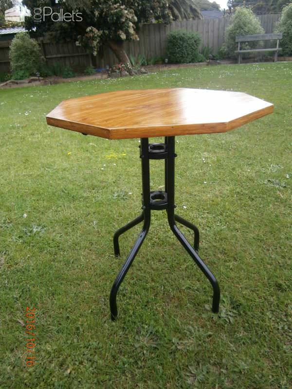 Octagonal Pallet Patio Table4