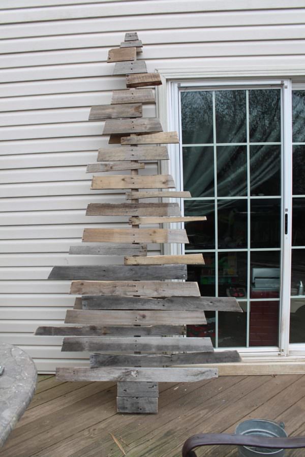 Two Pallet Christmas Tree1