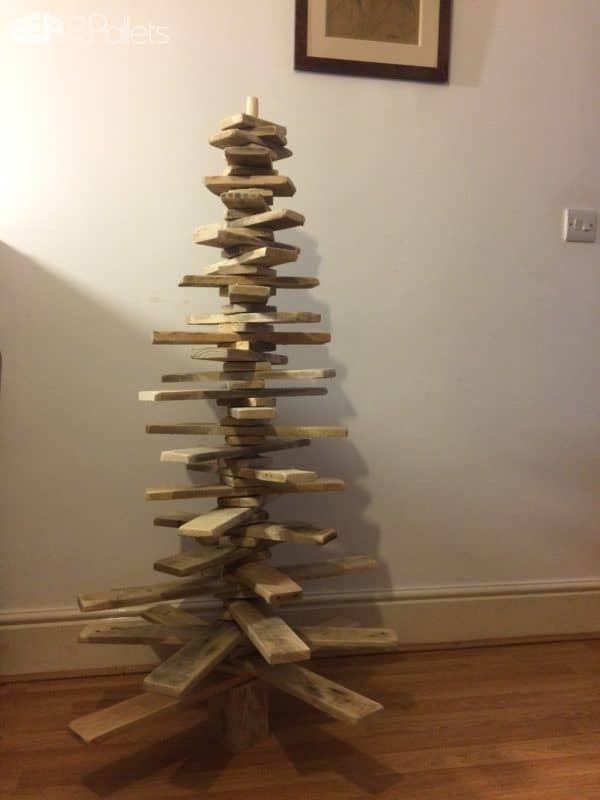 Modern Scandinavian Pallet Christmas Tree4