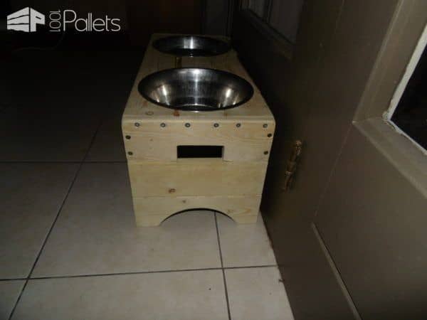 Dual-Dish Pallet Dog Trays2