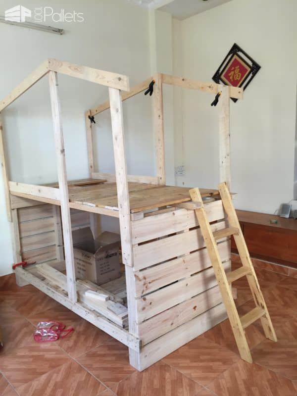 Outstanding Pallet Kids Bunk Beds With Playhouse • 1001