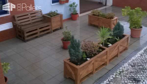 Patio Pallet Planters1