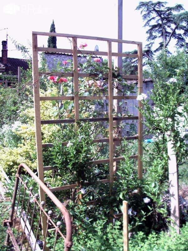Pallet Trellis Accessorizes Raised Garden Beds • 1001 Pallets Pallet Trellis Accessorizes Raised Garden Beds • 1001 Pallets