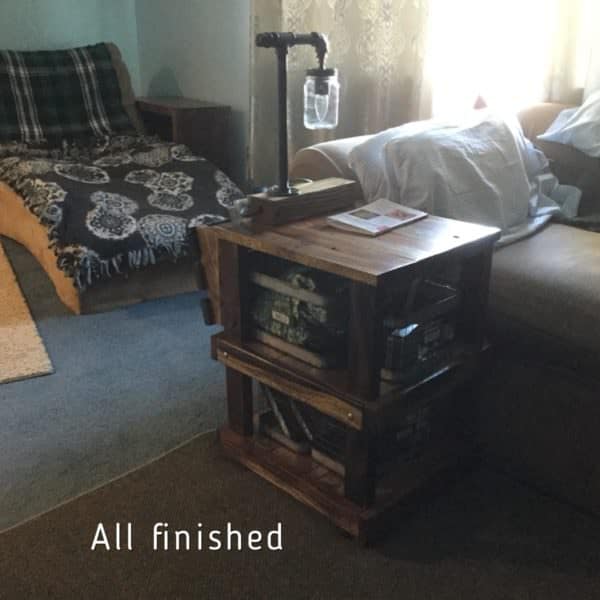 My finished Mason Jar Lamp Pallet Side Table.