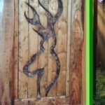 Camo-backed Deer-shaped Cutout Pallet Wall Art Pallet Home Décor Ideas Camo-backed Deer-shaped Cutout Pallet Wall Art Pallet Home Décor Ideas