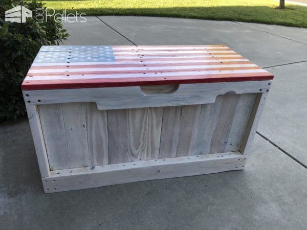 I used the pallet stringer boards with the forklift slots on the Patriotic Pallet Bench for added detail.