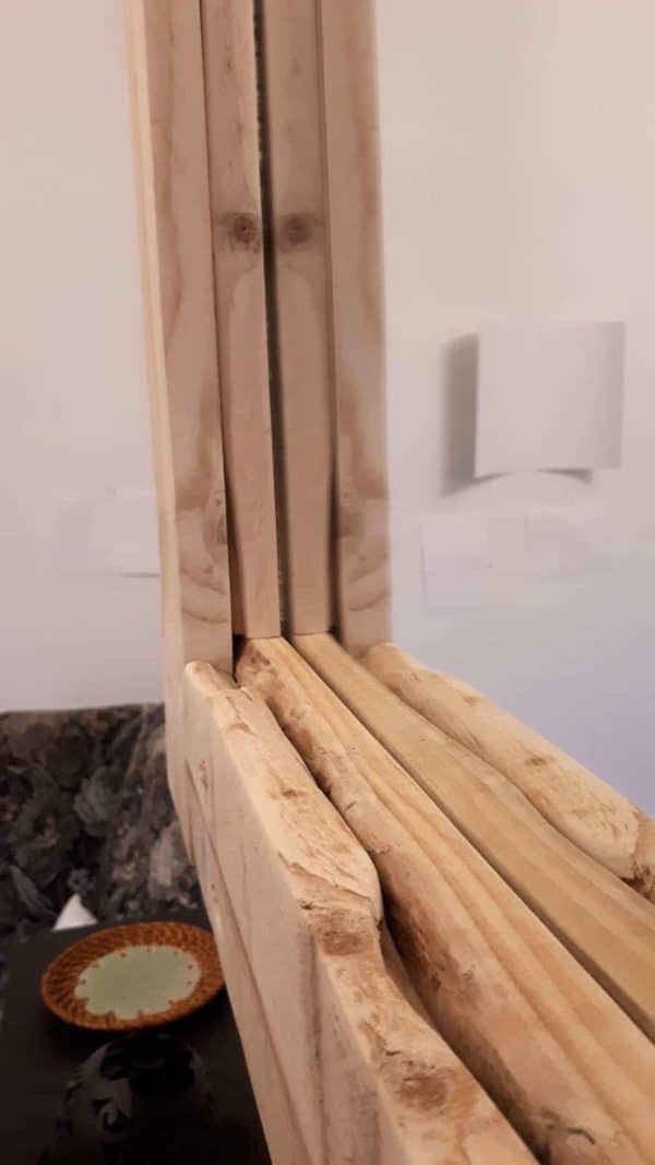 Large Simple Pallet Mirror Frame Dresses Up The Walls Pallet Wall Decor & Pallet Painting Choose wood with more character for a stunning visual impact in your room. This Simple Pallet Mirror Frame delivers well.