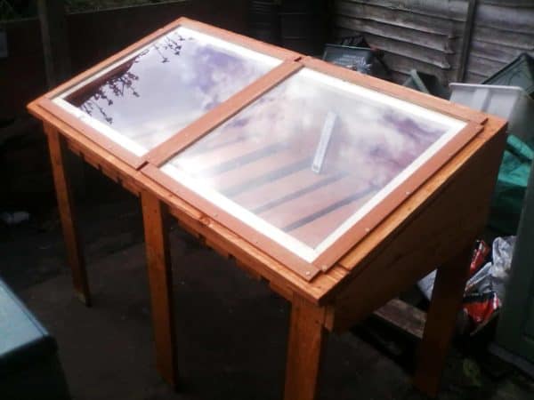 Sun-loving Raised Pallet Cold Frame For Winter Growing Pallet Planters & Compost Bins 