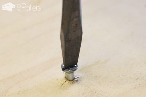 4 Methods to Remove a Stripped or Broken Screw