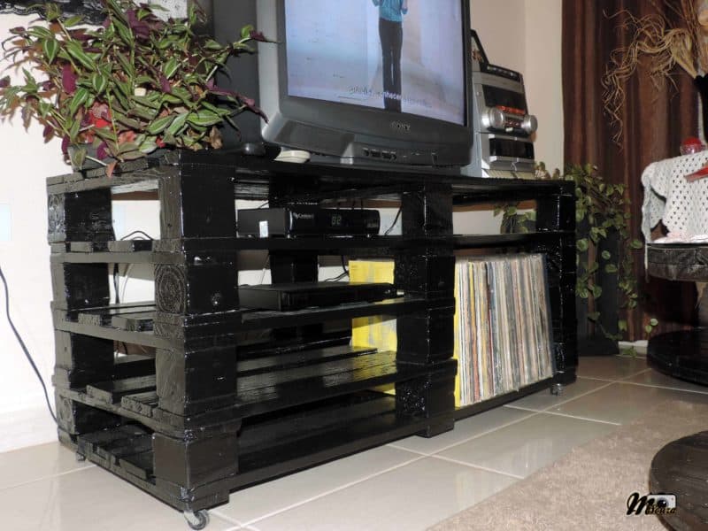 35 Amazing Tv Stands & Cabinets Made Out Of Wood Pallets • 1001 Pallets