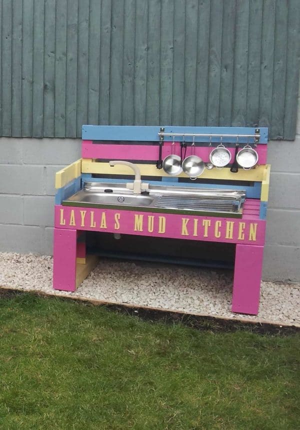 Mud Kitchen For My Granddaughter Fun Pallet Crafts for Kids Pallet Sheds, Cabins, Huts & Playhouses Mud Kitchen For My Granddaughter Fun Pallet Crafts for Kids Pallet Sheds, Cabins, Huts & Playhouses