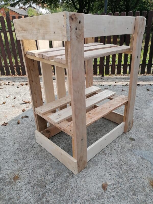 How I Made An Outdoor Shoe Rack From Pallets Pallet Boxes & Chests Pallet Shelves & Pallet Coat Hangers 