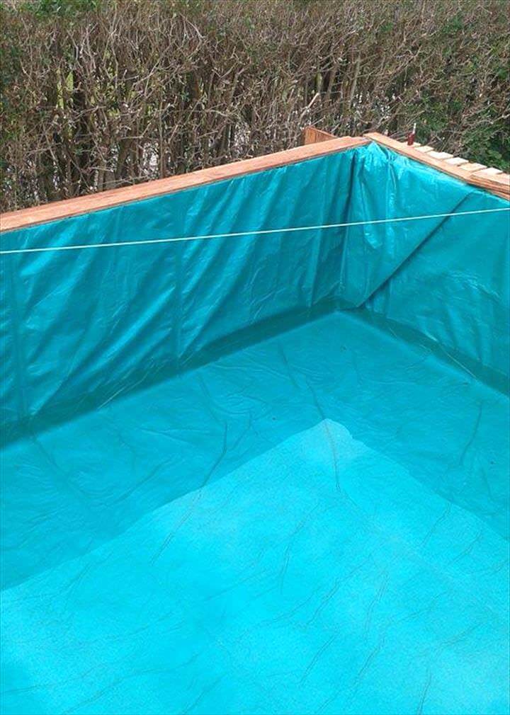 Construye una piscina de 40 palets Palets en el jardín 