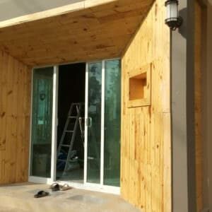1001pallets.com-coat-entrance-to-the-house-02