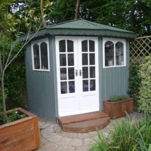 1001pallets.com-beautiful-summer-house-from-20-pallets