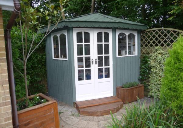 1001pallets.com-beautiful-summer-house-from-20-pallets