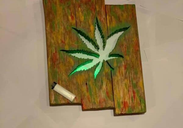 1001pallets.com-cannabis-leaf-pallet-wall-decor-2