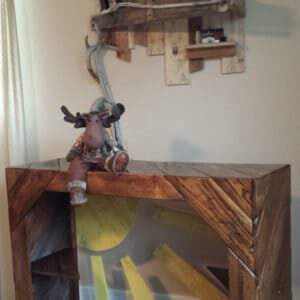 1001pallets.com-clever-sunshine-pallet-tv-stand-02