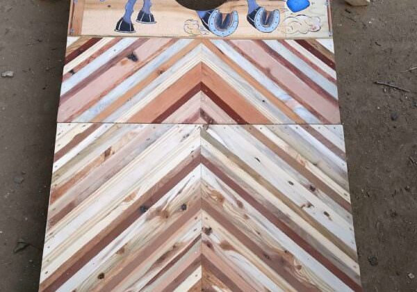 1001pallets.com-cornhole-game-board-1st-of-a-pair-out-of-pallet-wood1