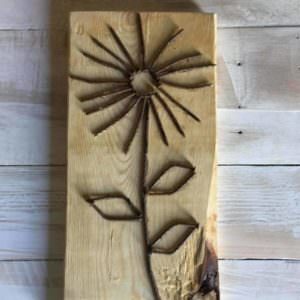 1001pallets.com-cute-recycled-pallet-nail-wall-art-01-e1494241148489-600x787