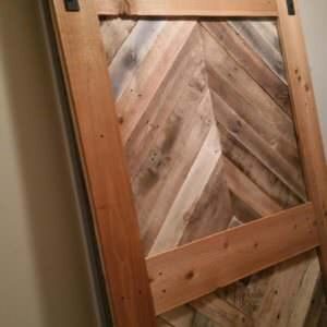 1001pallets.com-diamond-pattern-pallet-barn-door-01