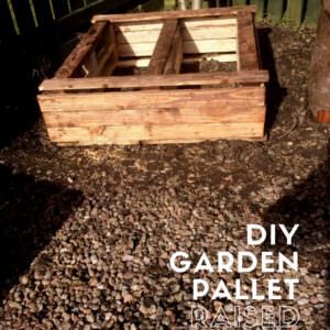 1001pallets.com-diy-garden-pallet-raised-bed-01