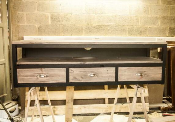 1001pallets.com-diy-video-tutorial-pallet-wood-tv-cabinet-meuble-tv-realise-en-bois-de-palettes-04