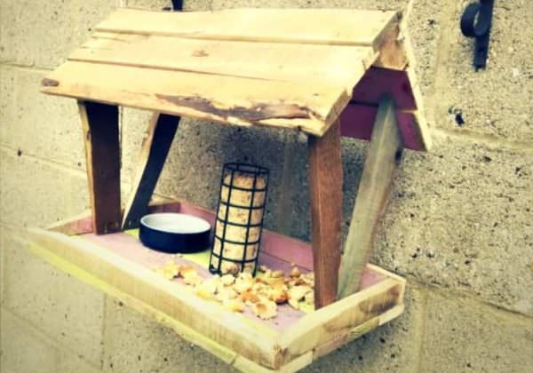 1001pallets.com-easy-pallet-bird-feeder-mangeoire-pour-oiseau-01