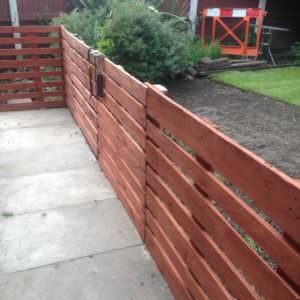 Pallet Fences Your Design Build Can Save You Money 1001Pallets