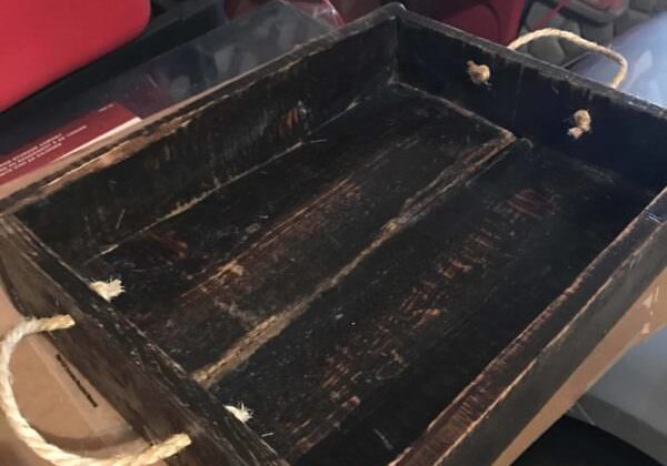 1001pallets.com-easy-useful-pallet-tray-makes-parties-easier-01