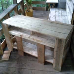 1001pallets.com-enterainmentstand