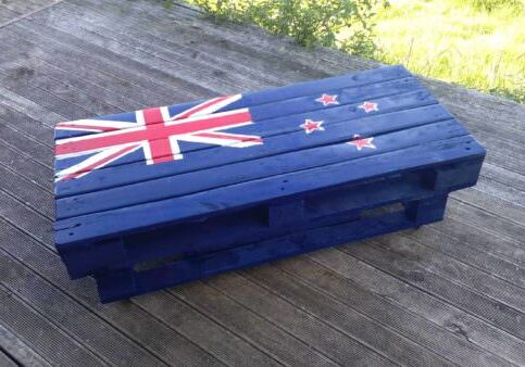 1001pallets.com-nz-flag-indooroutdoor-coffee-table1