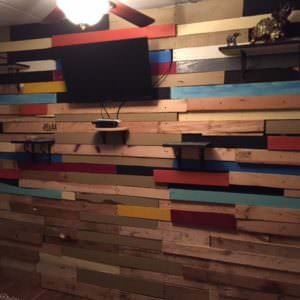 1001pallets.com-bedroom-wall-pallet