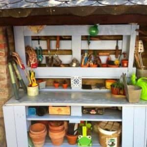 1001pallets.com-garden-potting-bench-from-pallets-01