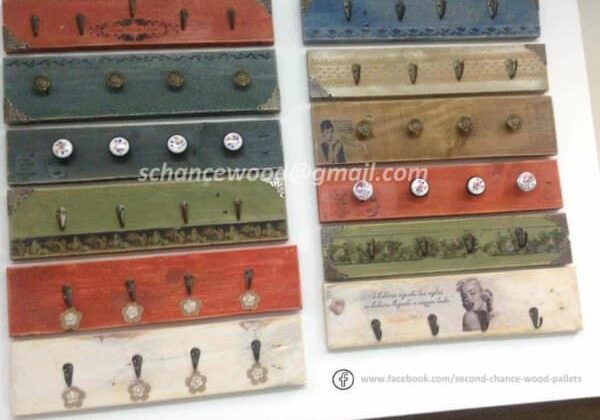 1001pallets.com-colgadores-hechos-con-madera-de-pallet
