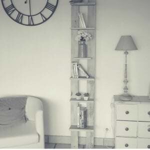 1001pallets.com-ladder-shelf-from-wood-pallet-reclaimed-wood-02