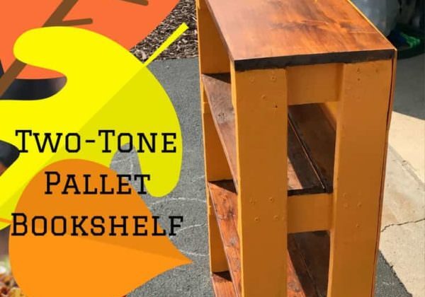 1001pallets.com-little-pallet-bookcase-neatens-kids-rooms-01