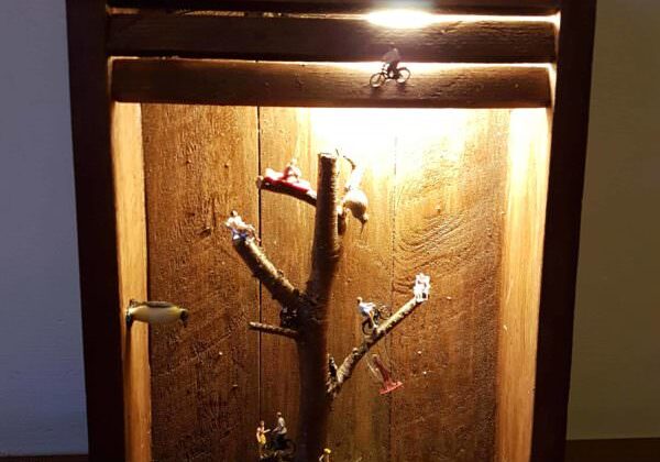 Louvered Pallet Shadowbox Lamp