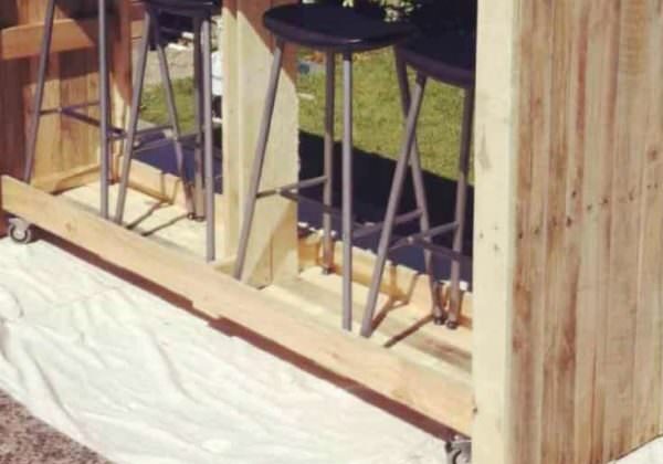 1001pallets.com-mobile-outdoor-bar-from-recycled-pallets-01