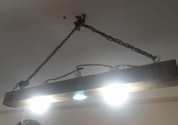 1001pallets.com-antique-wooden-chandelier-with-chain