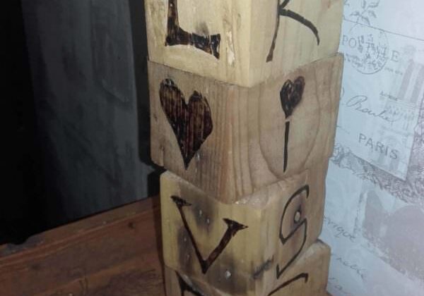 1001pallets.com-love-blocks