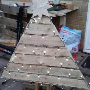 1001pallets.com-outdoor-christmas-tree