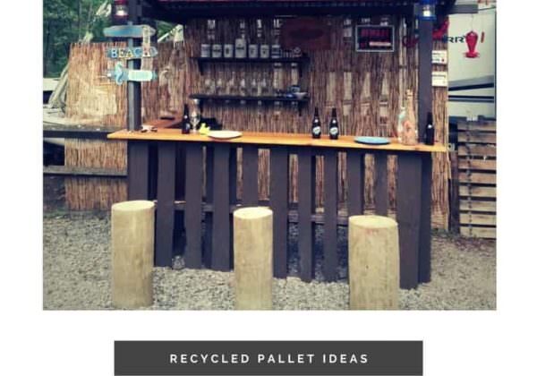 1001pallets.com-outdoor-tiki-bar-made-with-repurposed-pallets-01