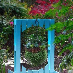 1001pallets.com-pallet-arched-plant-stand-01