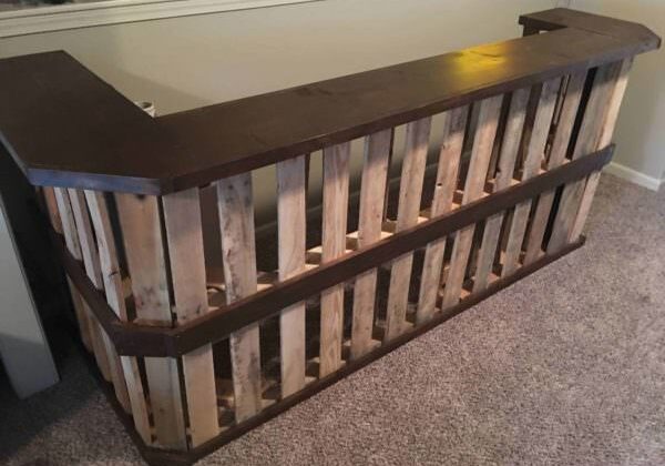 1001pallets.com-pallet-bar-for-the-man-cave