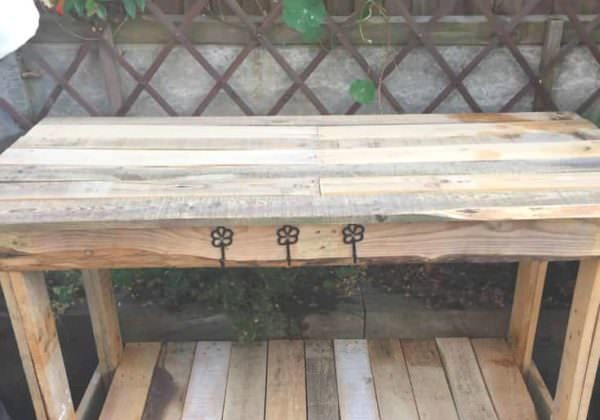 1001pallets.com-pallet-bbq-table-01