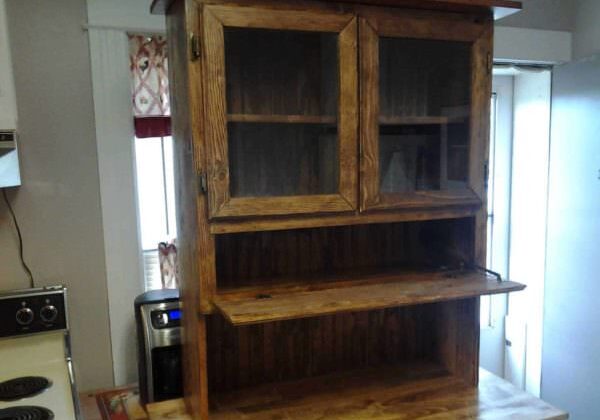 1001pallets.com-kitchen-hutch1