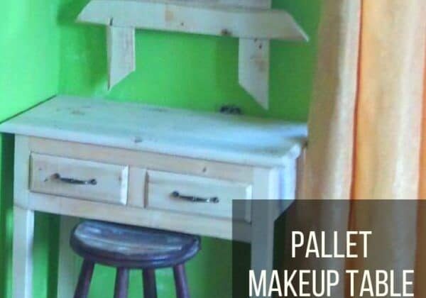 Pallet-vanity-table