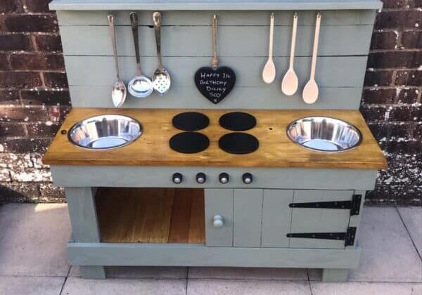 Pallet-Mud-Kitchen